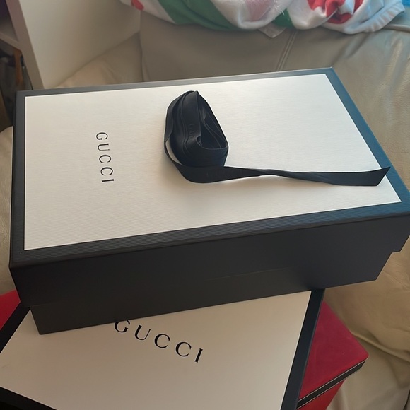 Authentic Gucci Shoe Box with ribbon 🎀🎁🎁🎁 - Picture 5 of 8